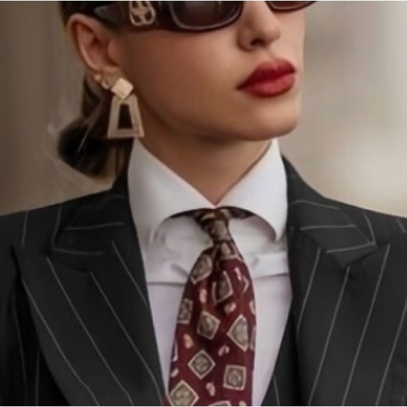 Plus Size Vintage 90s Double Breasted Black Pin Stripped Kasper Pant Suit SZ: 16 - Picture 3 of 14